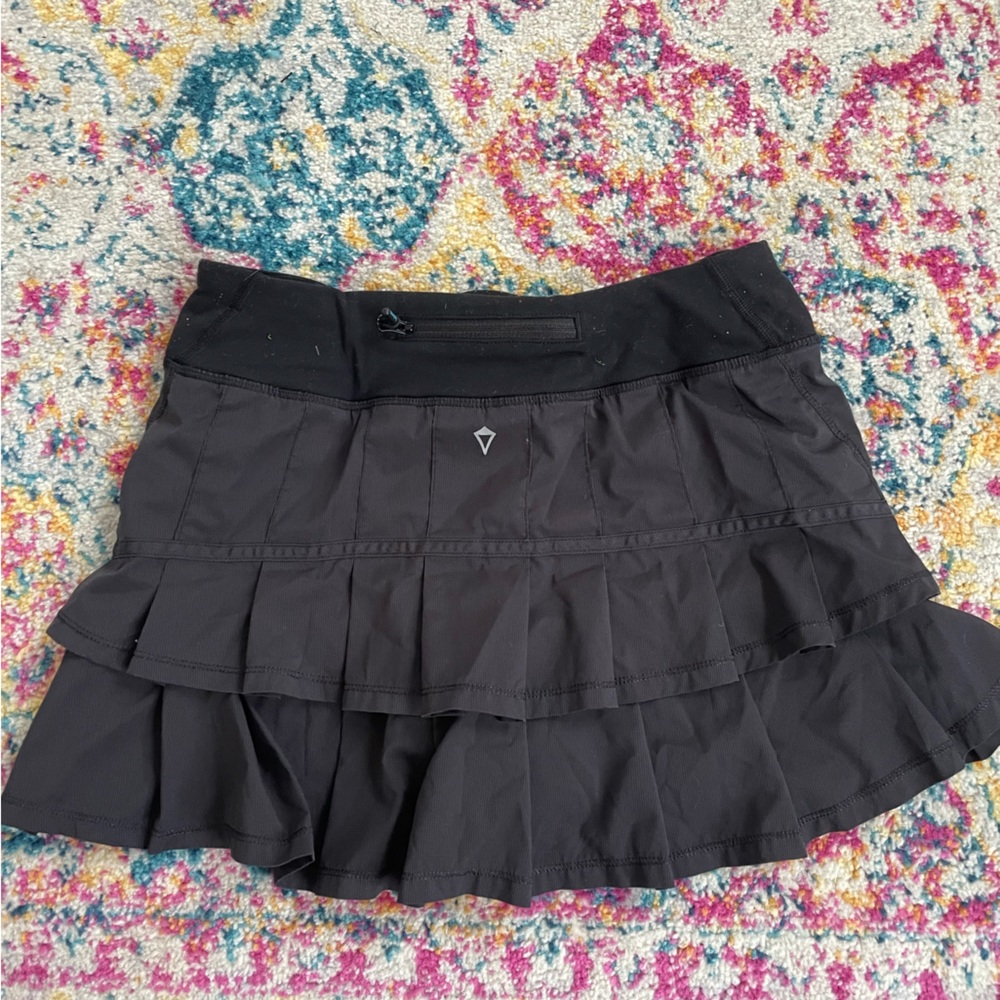 ivivva black ruffled mini skirt